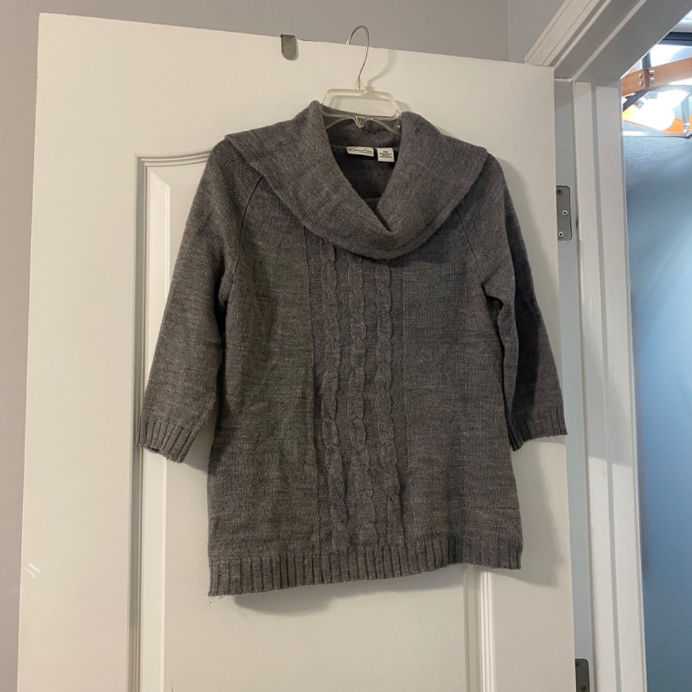 Sweater - Picture 3 of 3